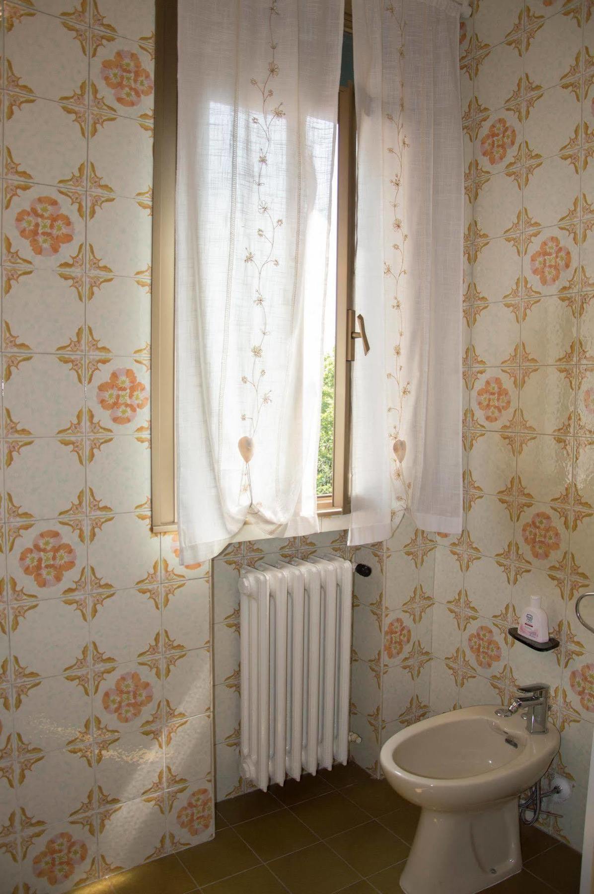 B&B A Casa Di Andrea Bologna Luaran gambar